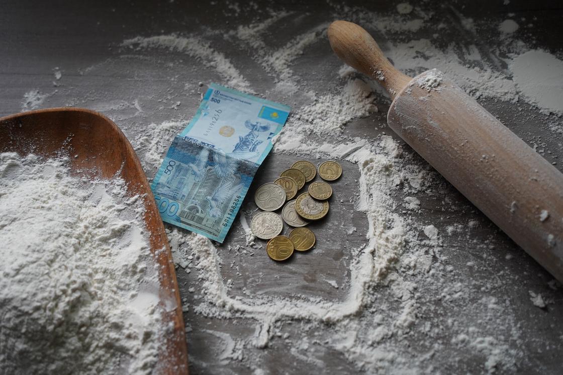 Мука и тенге Мука и тенге