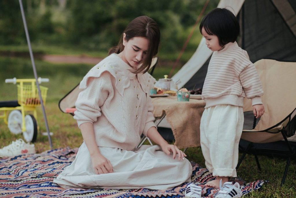 Мать и ребенок.