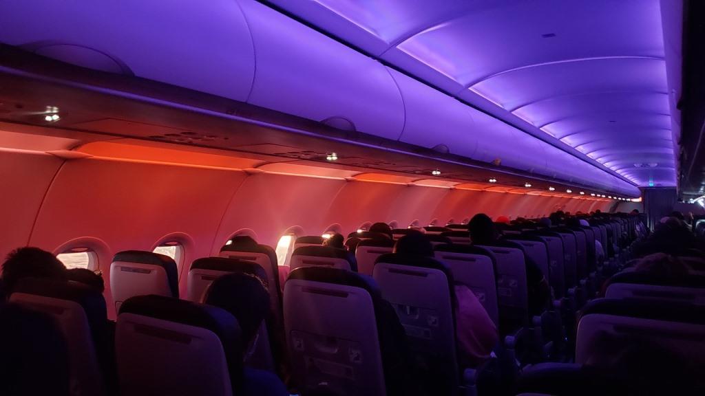 самолет, салон, пассажиры