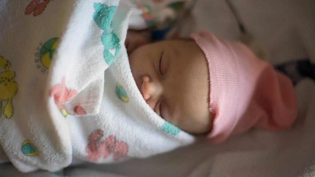 Присваивать ИИН детям сразу после рождения предложили в РК