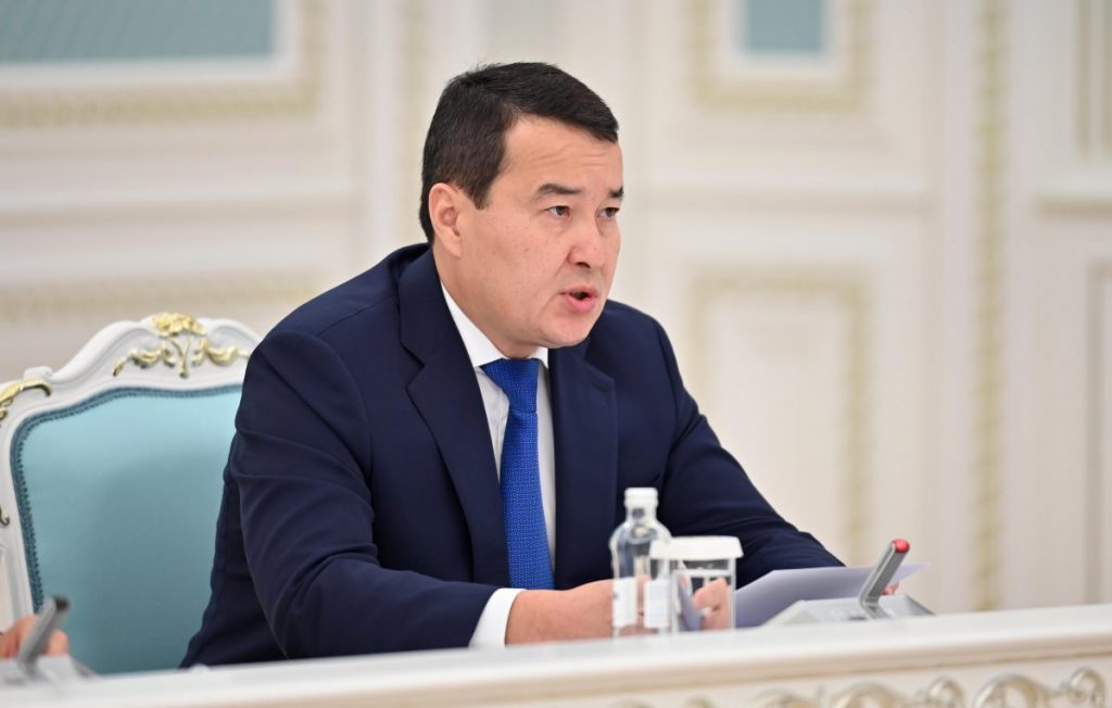 Алихан Смаилов