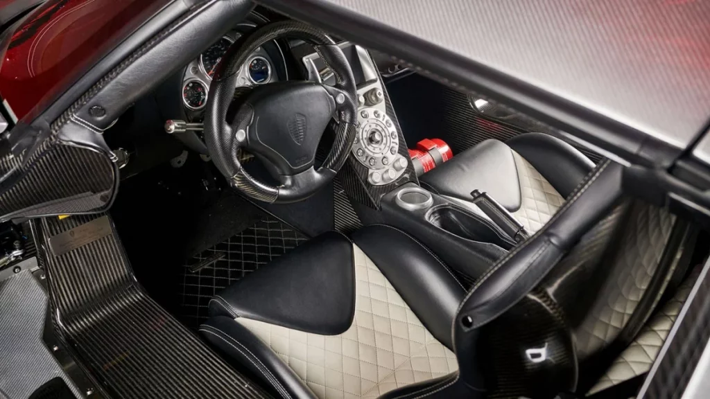 Koenigsegg CCXR Trevita - interior