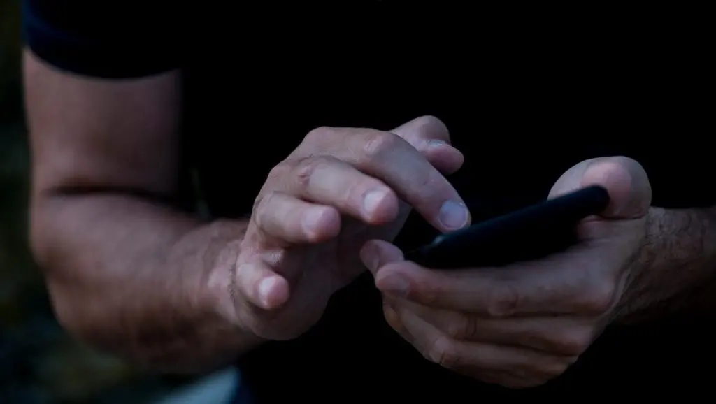 Facebook, Instagram и TikTok следят за людьми, как защититься - Bizmedia.kz Телеф.